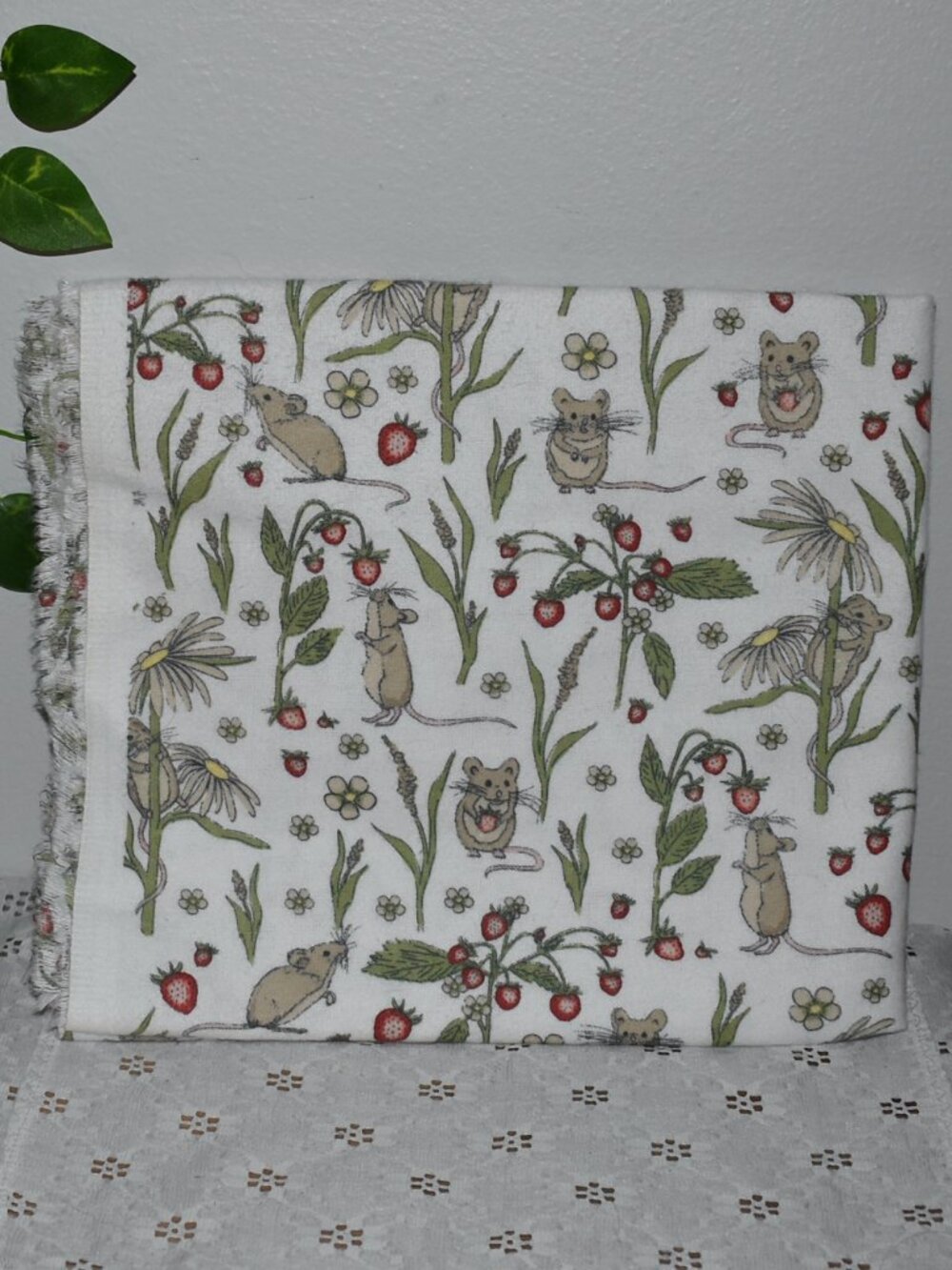 Joann Fabrics One Yard Cottage Mouse Flowers Strawberry Soft Flannel Fabric